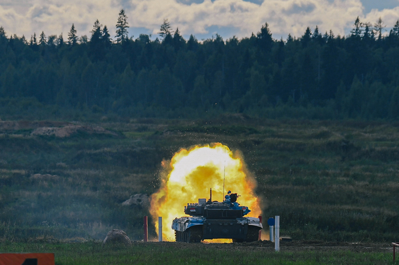 Tank crew of Syria take part in the tank biathlon game