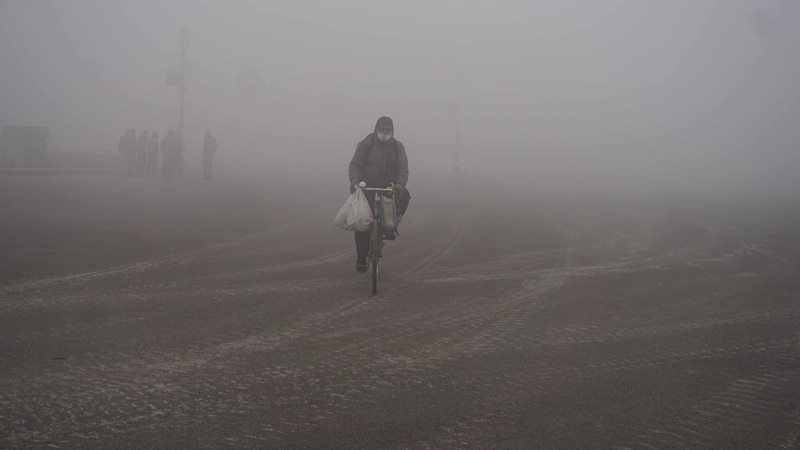 Dense fog in Delhi