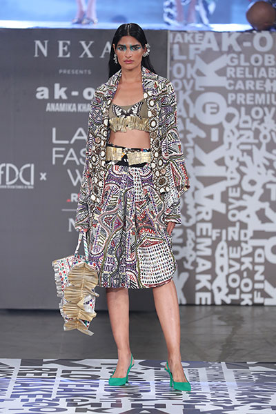 Shraddha Kapoor scorches the ramp at Lakme Fashion Week