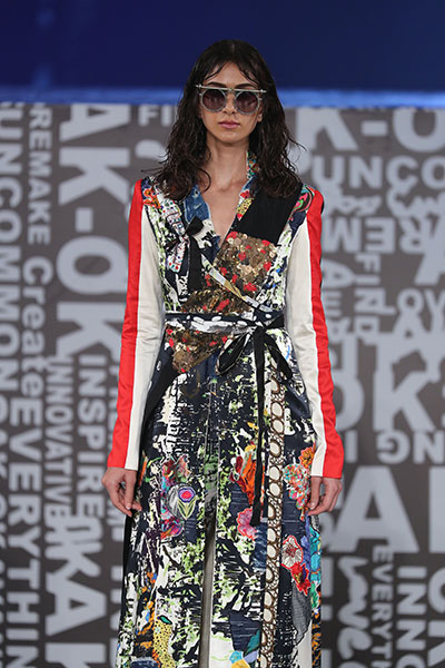 Shraddha Kapoor scorches the ramp at Lakme Fashion Week