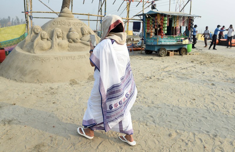 Bengal: Mamata holds administrative meeting in Sagar