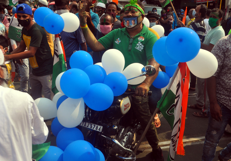 TMC supporters celebrate Bengal Assembly poll victory in Kolkata