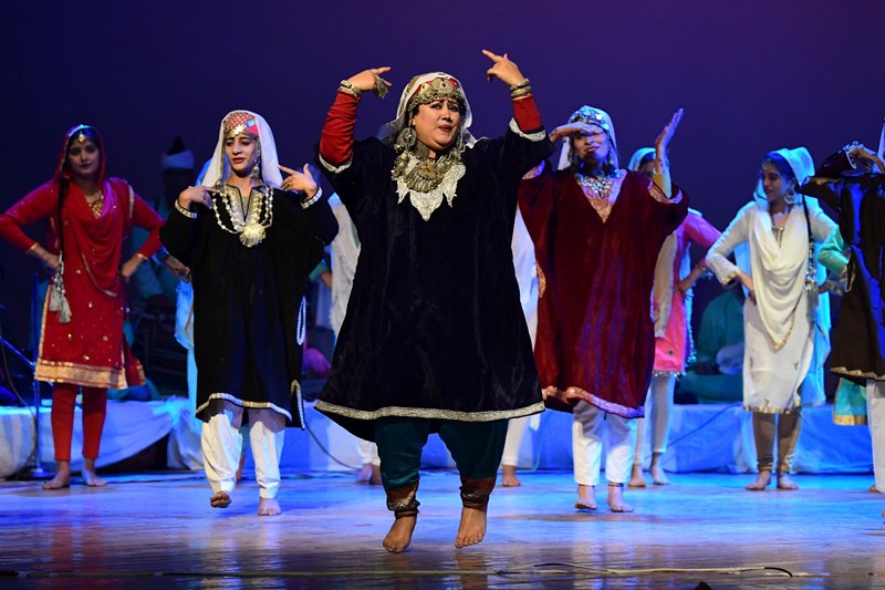 Artists participate in three-week-long Jashn-e-Kashmir
