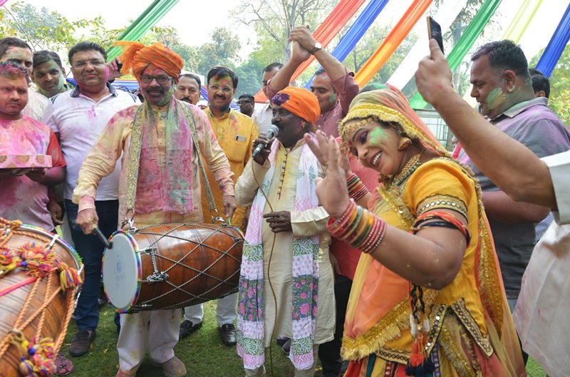 India celebrates Holi