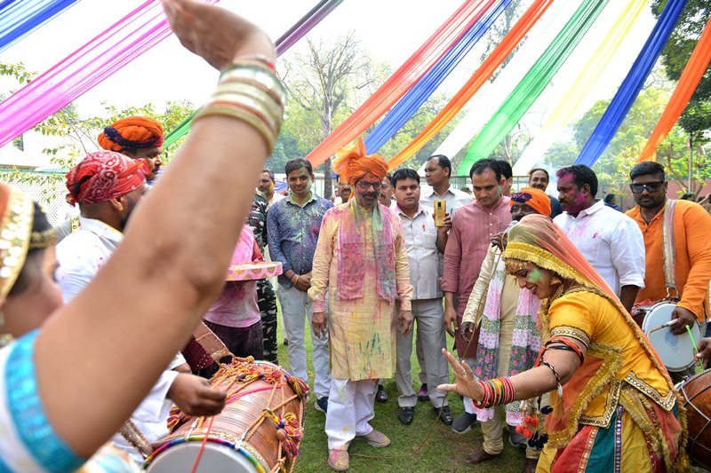 India celebrates Holi
