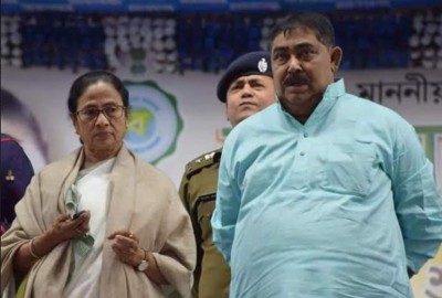 CBI arrests Mamata's aide Anubrata Mondal in cattle smuggling case