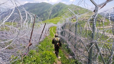 Alert troops gun down 2 infiltrators near LoC in Kupwara