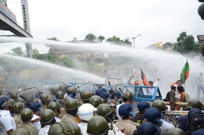 March to Nabanna: Suvendu detained as BJP workers, police clash