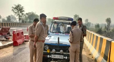 UP: Road accident claims seven lives of family on Yamuna Expressway