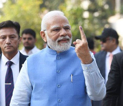 Gujarat Assembly Polls: Narendra Modi casts his vote