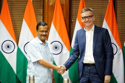 British Ambassador Alex Ellis calls on Delhi CM Arvind Kejriwal