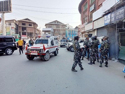 Jammu and Kashmir: 2 labourers from UP killed in grenade attack in Shopian, one LeT 'hybrid terrorist' arrested