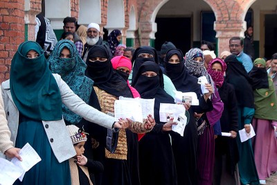 Uttar Pradesh Assembly polls: Voting in final phase going on