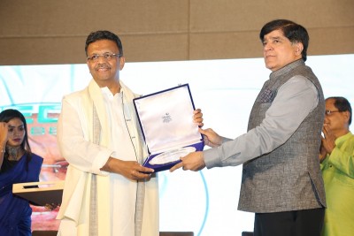 CREDAI Bengal felicitates Kolkata Mayor Firhad Hakim