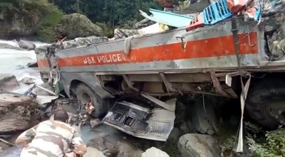 Jammu and Kashmir: 6 ITBP people dead, several injured in Chandanwari accident