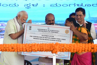 PM Narendra Modi inaugurates and lays the foundation stone of development projects worth around Rs 3800 crores in Mangaluru