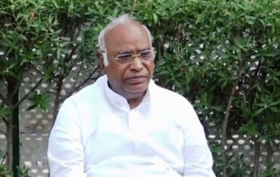 BJP trying to topple Maharashtra govt: Congress leader Mallikarjun Kharge