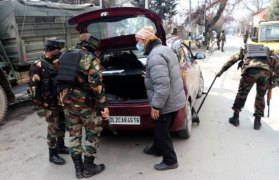 JK: Inspector, 3 civilians hurt in grenade attack