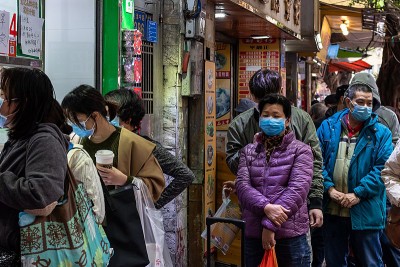 China's COVID-19: Residents escape lockdown, clash with police as anger over lockdown rises