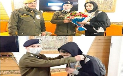 Jammu and Kashmir: SSP Budgam receives Sadia Tariq at Srinagar Airport