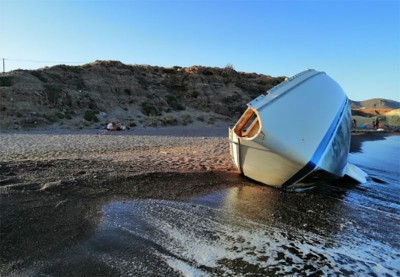 Pakistan: Teacher dies as boat capsizes
