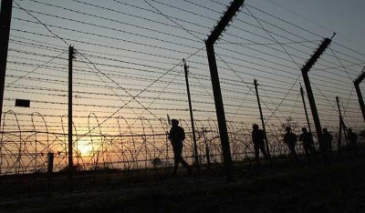 Jammu and Kashmir: BSF kills Pakistani intruder, nabs second