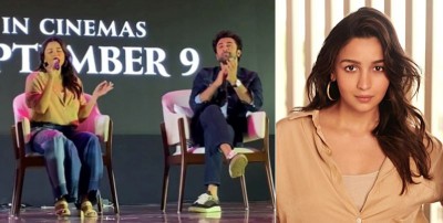 Alia Bhatt sings Kesariya in Brahmastra promotions. Hubby Ranbir cheers