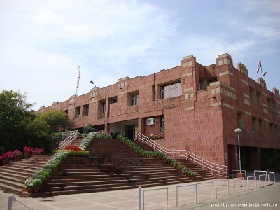 Clash breaks out between two groups of students in JNU over consumption of non-veg food during Ram Navami, several injured