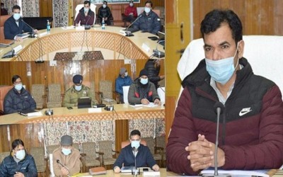 Kashmir: Commissioner Secy Revenue reviews development in Kulgam