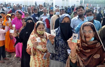 57 pct voters' turnout recorded till 5 pm in UP fourth phase polling