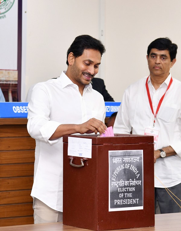 Presidential polls: PM Modi, CMs, MPs cast votes