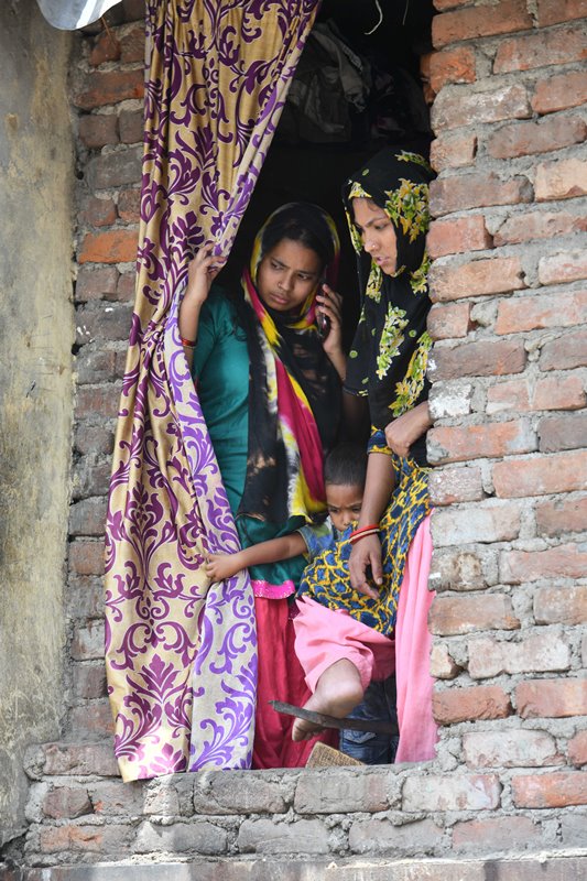 Delhi MCD attempts removing illegal construction in violence-hit Jahangirpuri area