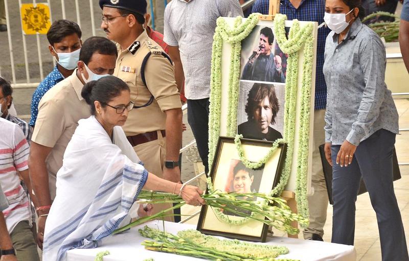 Last tributes, gun salute to late singer KK in Kolkata