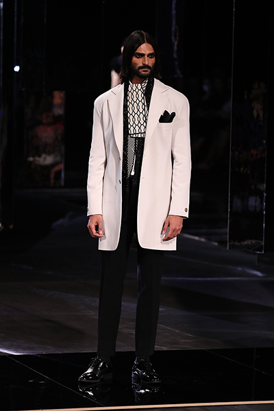 Shahab Durazi presents his black and white collection at the Lakme Fashion Week 2022