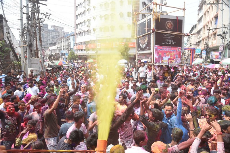 India celebrates Holi