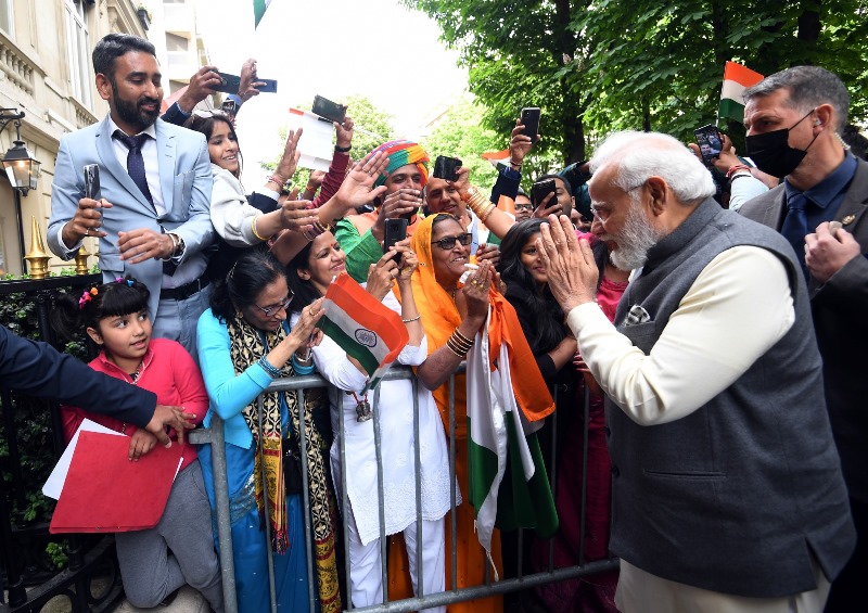 PM Modi arrives in Paris