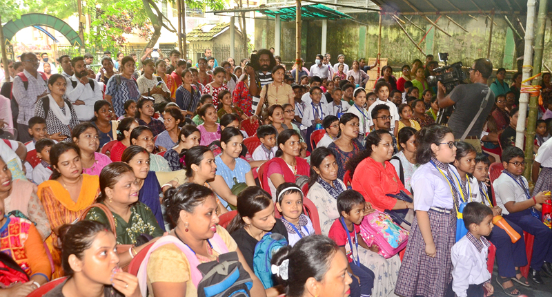Kolkata's Ram Mohan Mission High School holds traffic awareness after Behala road tragedy