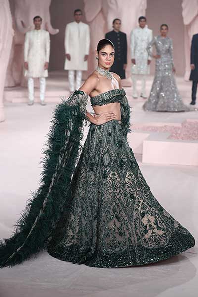 India Couture Week: Kiara Advani walks the ramp for Falguni Shane Peacock