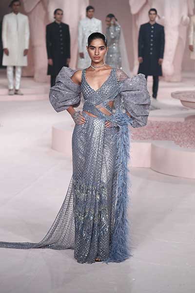 India Couture Week: Kiara Advani walks the ramp for Falguni Shane Peacock