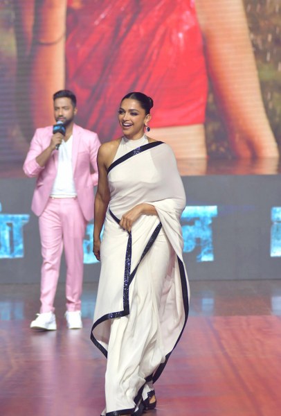 Shah Rukh Khan, Deepika Padukone glam up 'Jawan' success event