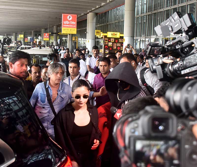 Twinning in black Ranveer and Alia arrive in Kolkata to promote Rocky Aur Rani Kii Prem Kahaani