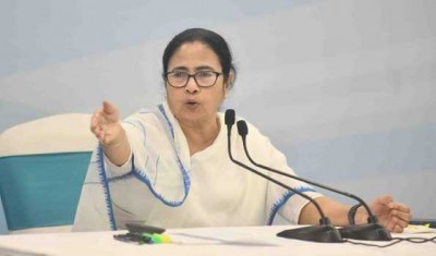 BJP’s dictionary doesn't have Constitution in it, but only violence: Mamata Banerjee