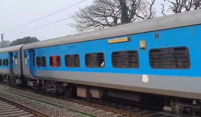 Bhubaneswar Howrah Jan Shatabdi detained at Cuttack due to brake binding of wheel