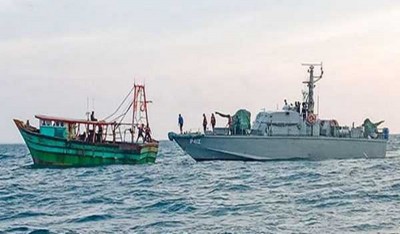 Eight TN fishermen, who ventured into the sea for first time after 8 days due to Cyclone, arrested by Lankan Navy