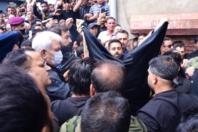 Manoj Sinha participates in Muharram procession in Srinagar held after 34 years