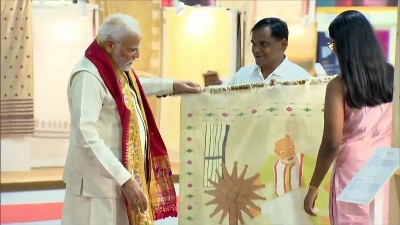 PM Modi elucidates significance of handloom on National Handloom Day