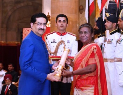 Kumar Mangalam Birla receives Padma Bhushan award