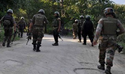 Jammu and Kashmir: Gun battle rages near LoC in Kupwara