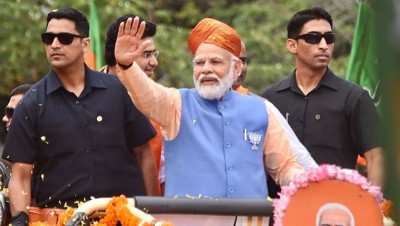 Karnataka polls: PM Modi holds mega 26-km roadshow in Bengaluru