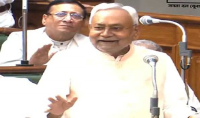 Bihar CM Nitish Kumar apologises in state Assembly